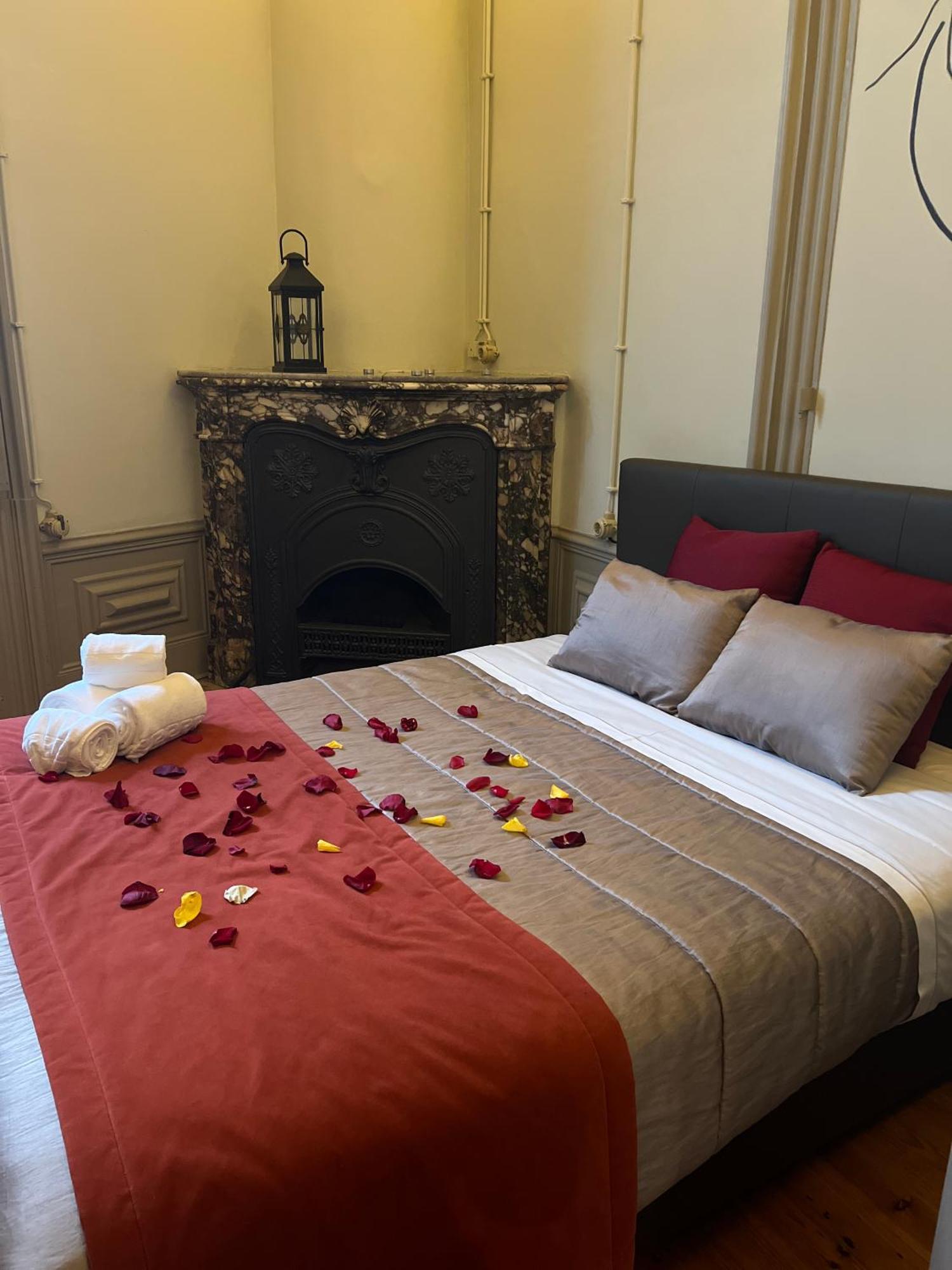 Serenata Hotel & Hostel 科英布拉 外观 照片